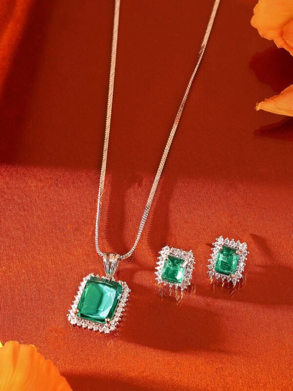 Green Radiance Stone Pendent - Image 2