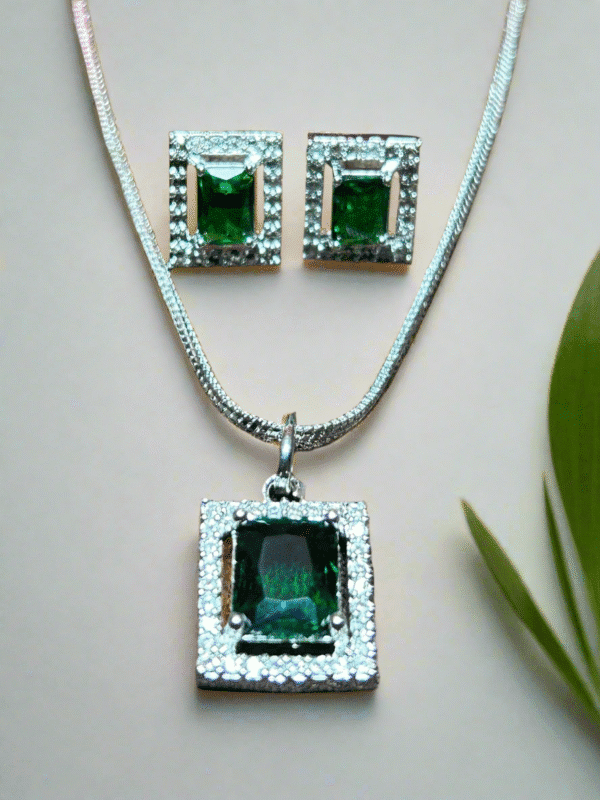 Green Radiance Stone Pendent