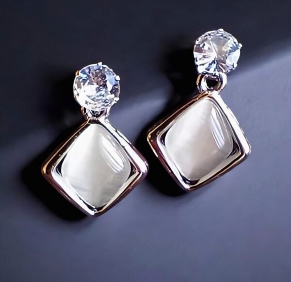Minimal Luxe Diamond Stud Earrings