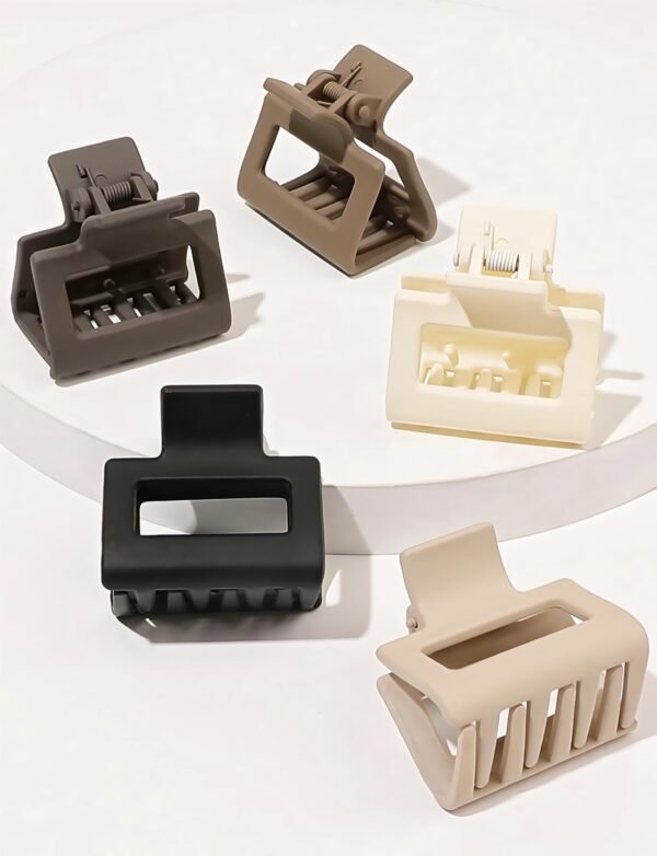 Trendy Women’s Jewelry Hamper - Image 6