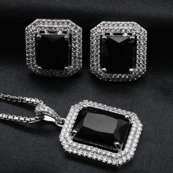 Black Elegance Pendant Set