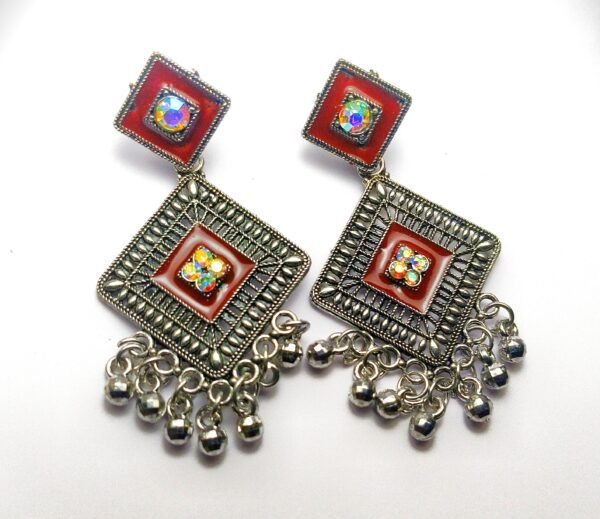 Affordable Women’s Accessory Gift Box with Earrings & More - Image 2